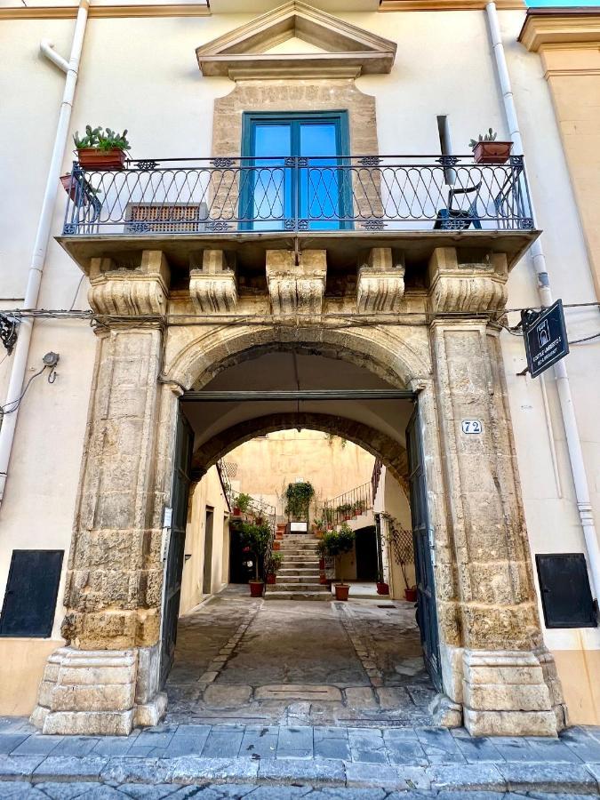 チェファル Cortile Umberto I Bed & Breakfast エクステリア 写真