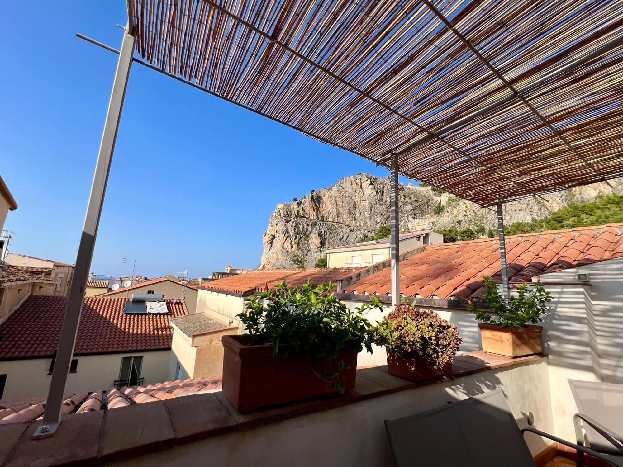 チェファル Cortile Umberto I Bed & Breakfast エクステリア 写真