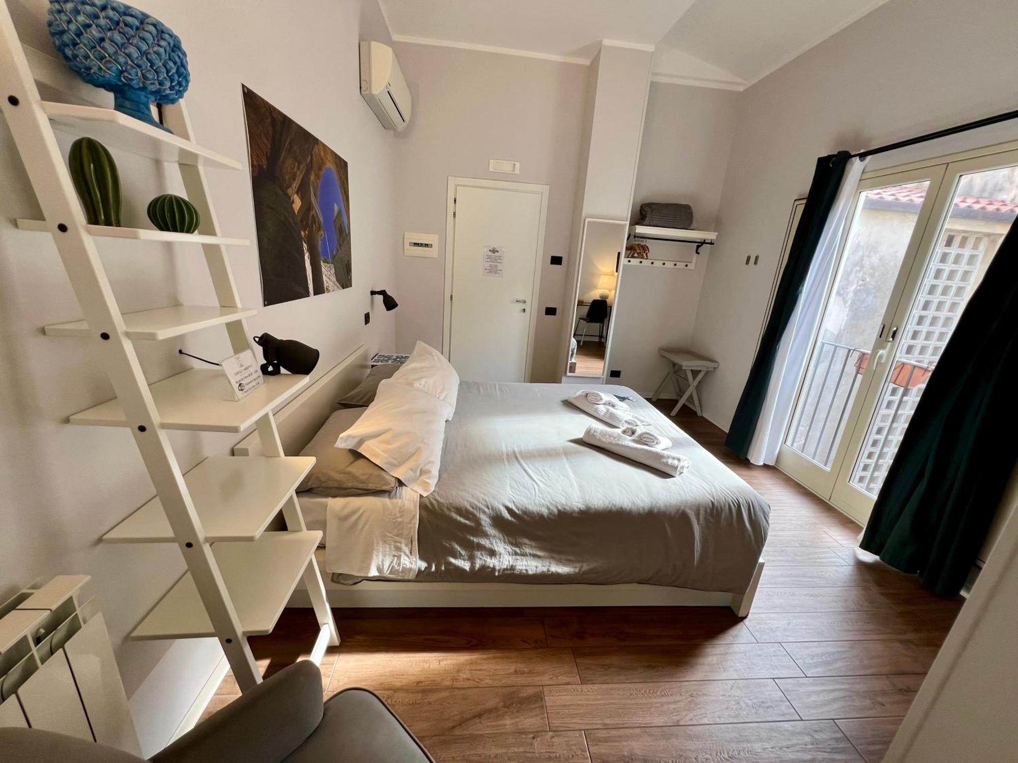 チェファル Cortile Umberto I Bed & Breakfast エクステリア 写真